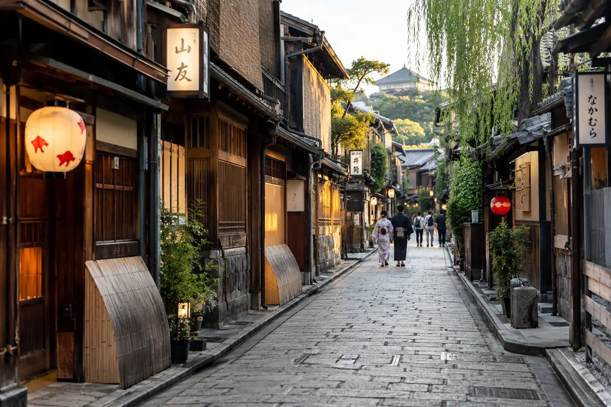 Ruelle traditionnelle de Kyoto, étape incontournable de l'itinéraire